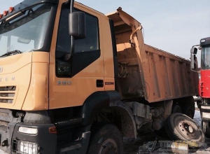 Iveco Trakker 653900