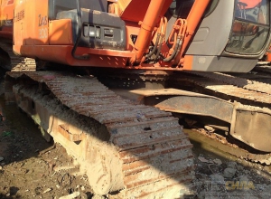 Экскаватор Hitachi  ZX200